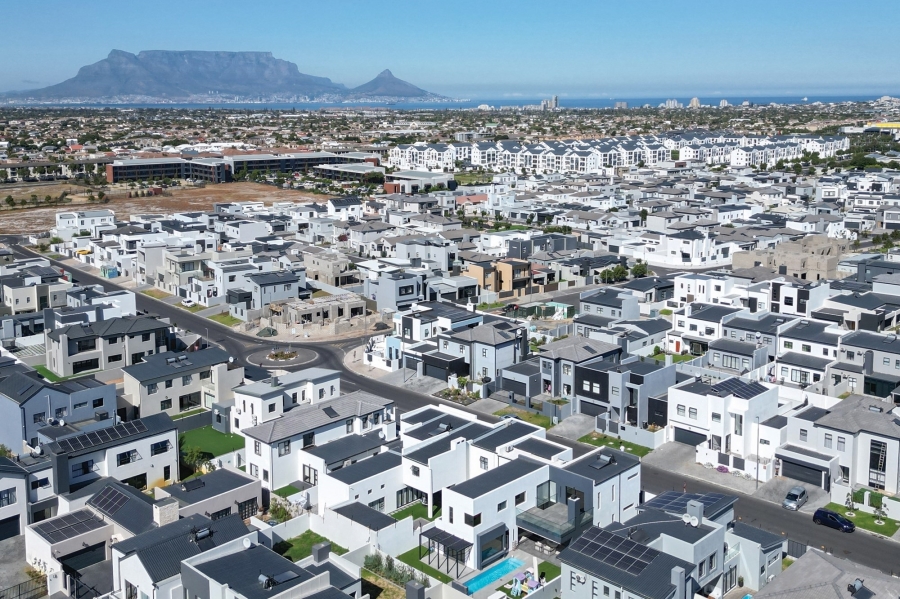 5 Bedroom Property for Sale in Sandown Western Cape